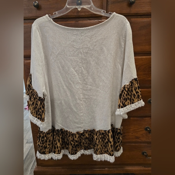 Umgee Beige Top With Leopard Trim And Fringe - Picture 3 of 4
